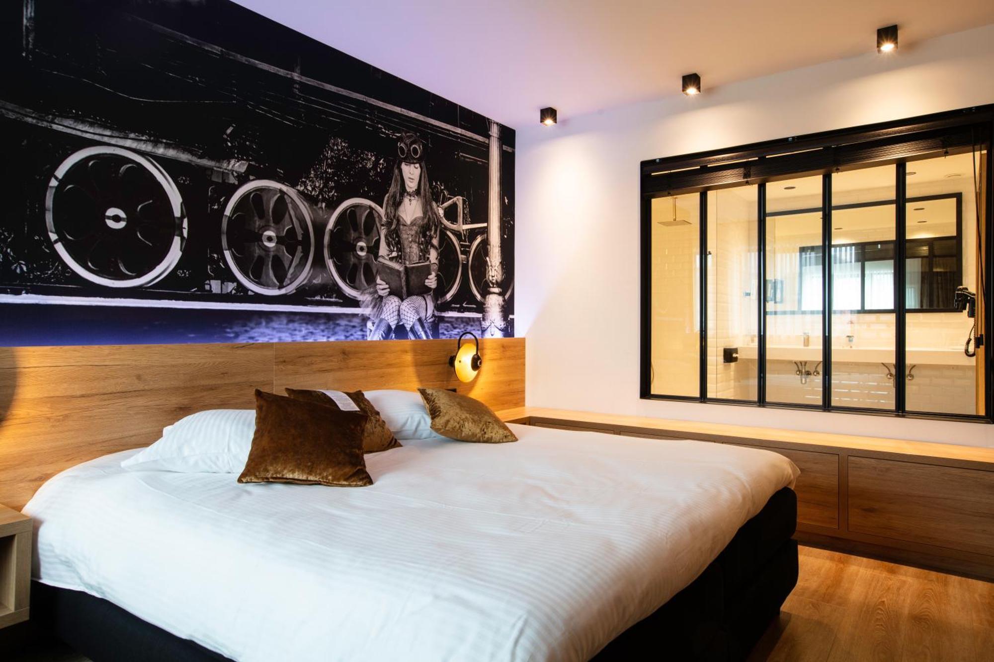 Hotel Leo Station, Villa Et Annexes Bastogne Exterior foto