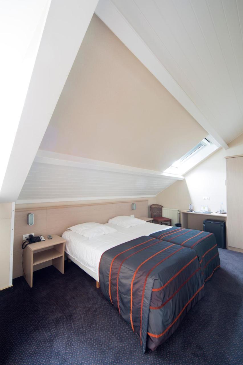 Hotel Leo Station, Villa Et Annexes Bastogne Exterior foto
